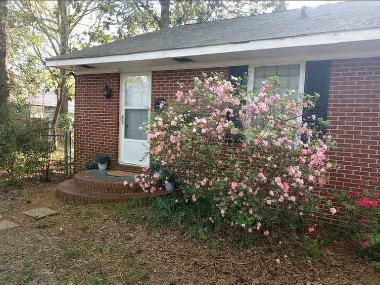 105 Elm St — Photo 45