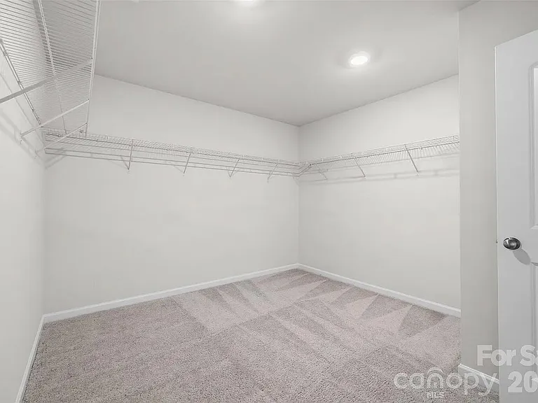 7024 Maple Run Cir — Photo 2