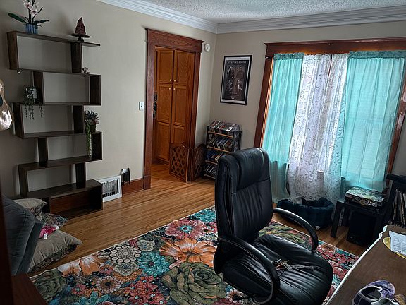 2nd image of 144 14th Ave