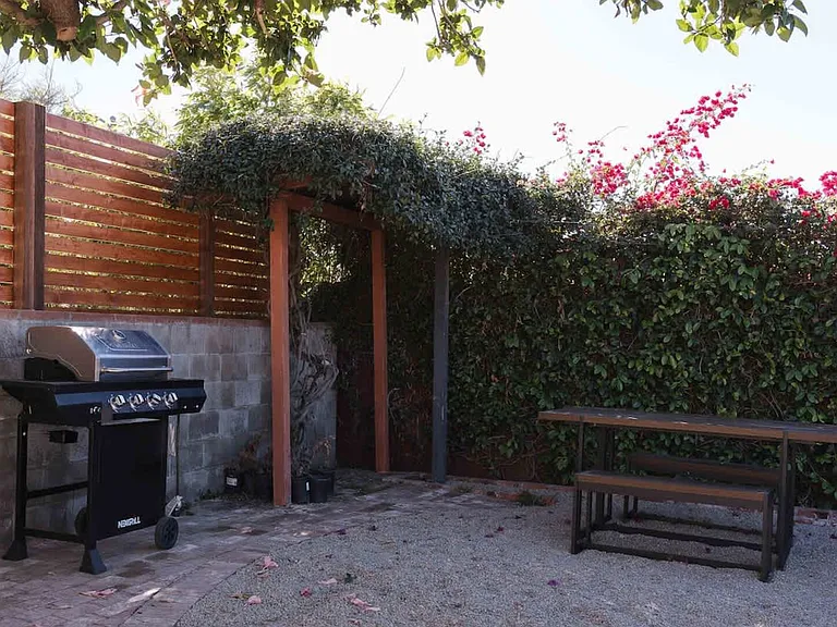 O'Sullivan Dr — Photo 90