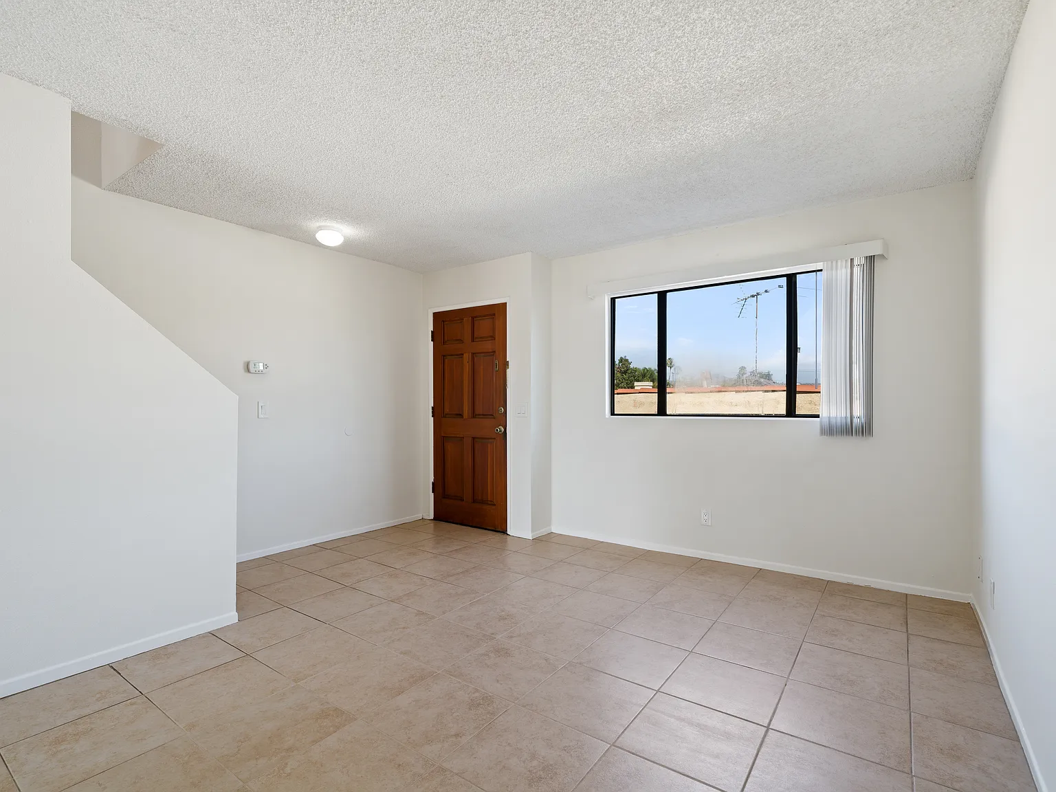 2 bed, 1.5 bath, 830 sqft, $2,550 — Photo 4