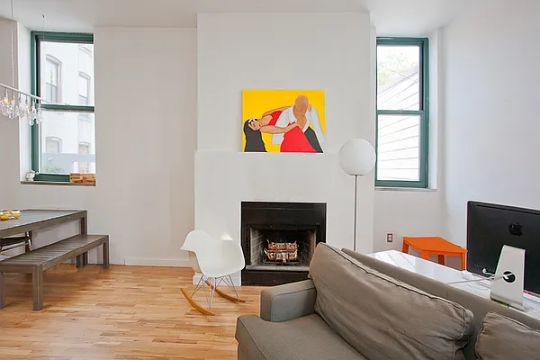 Sold by Avenue Sotheby's International Realty | media 11