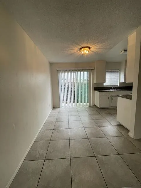 2 bed, 1.5 bath, 900 sqft, $2,495 — Photo 2