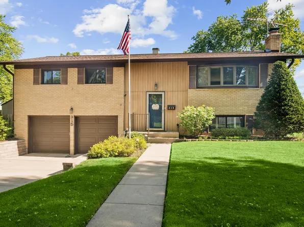 315 N Lytle Dr, Palatine, IL 60074