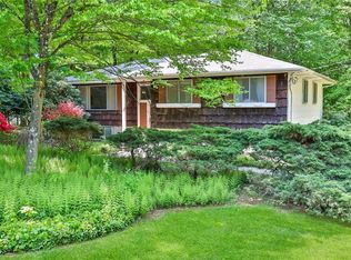 53 Eastview Dr, Valhalla, NY 10595