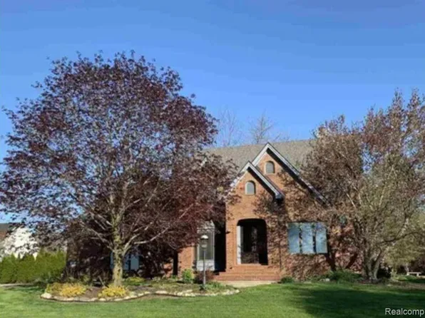 15055 Teakwood Dr, Monroe, MI 48161