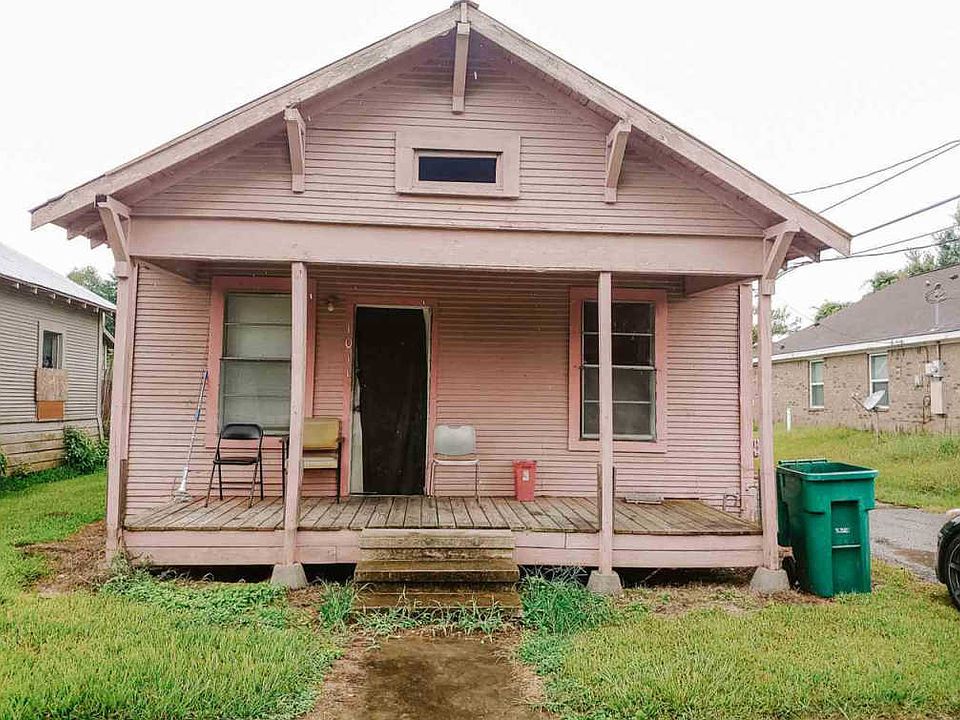 1st image of 1011 4th St
