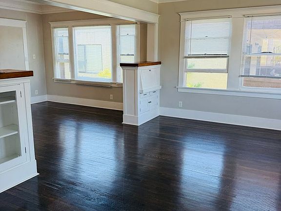 2nd image of 425 W 4th St