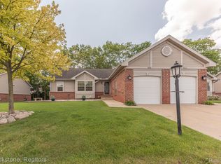9056 Colony Park Dr, Ypsilanti, MI