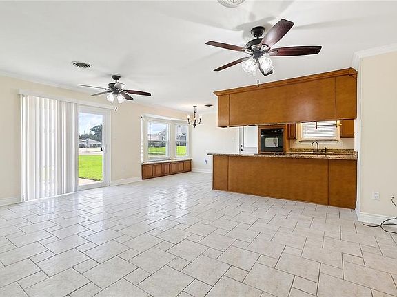 4th image of 502 Giacomo St