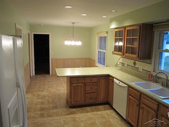 4th image of 1170 River Forest Dr