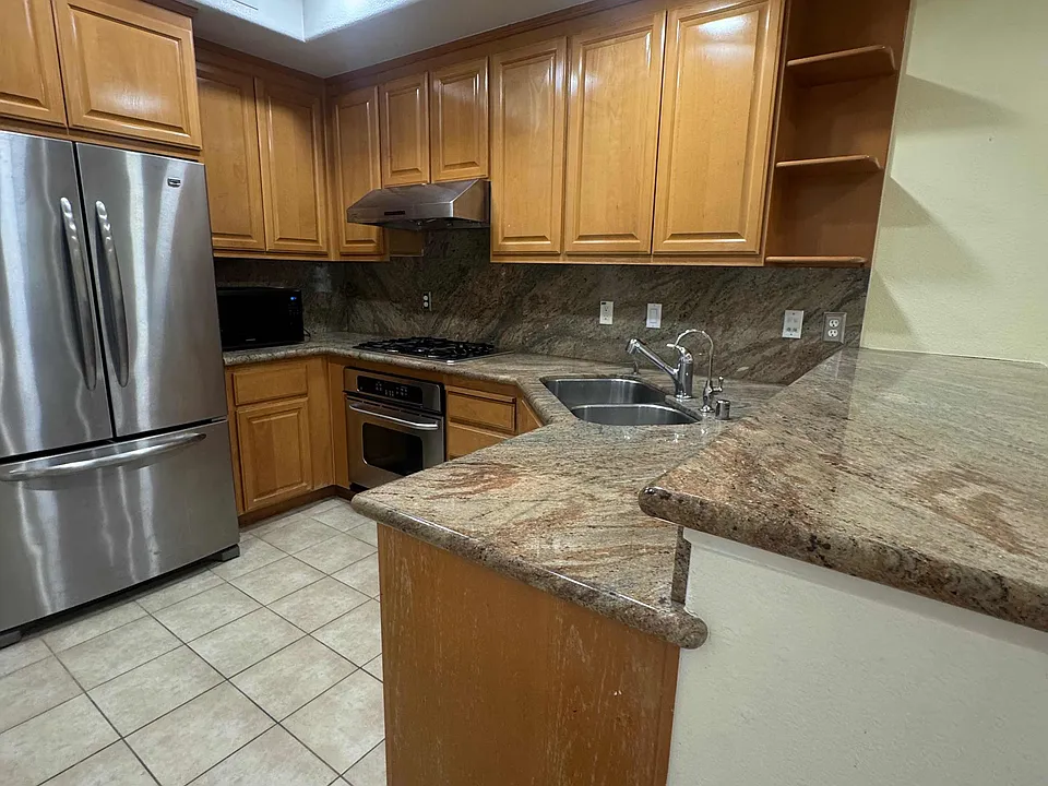 2508 Heron Ct