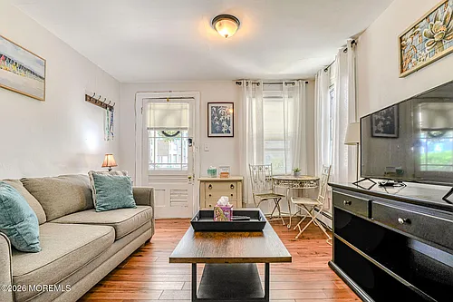 19 Webb Ave Photo 1