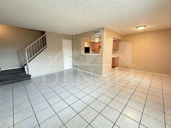 4th image of 4514 E Riverside St