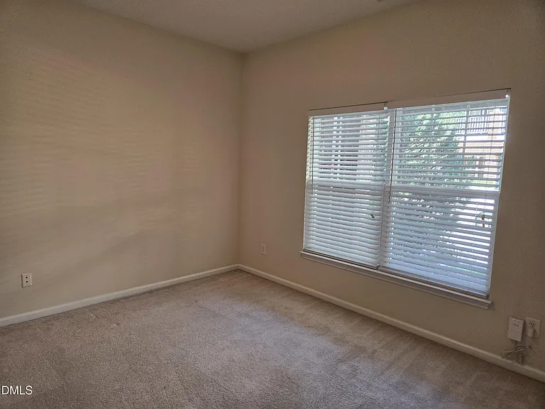 329 Kinellan Ln — Photo 24