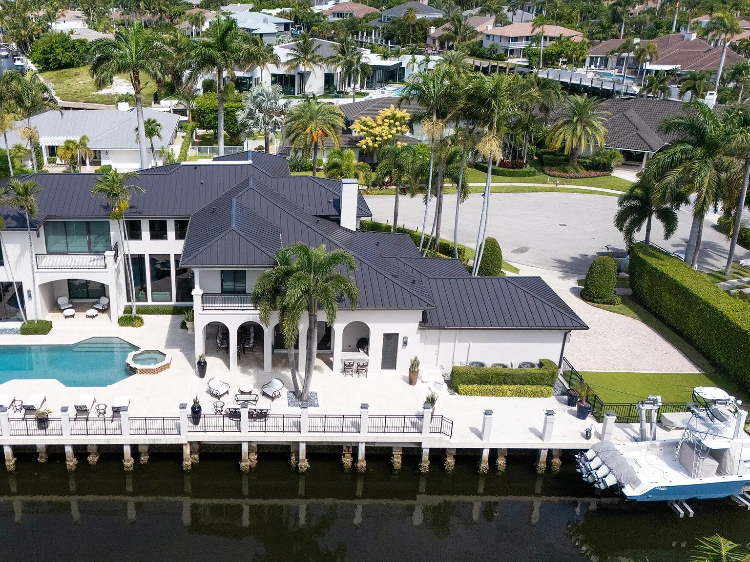 5 bed, 7.0 bath, 5823 sqft, $37,500 — Photo 1
