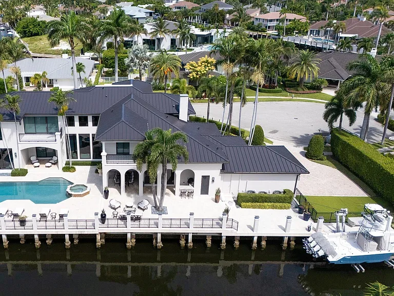7474 NE Bay Cove Ct — Photo 1
