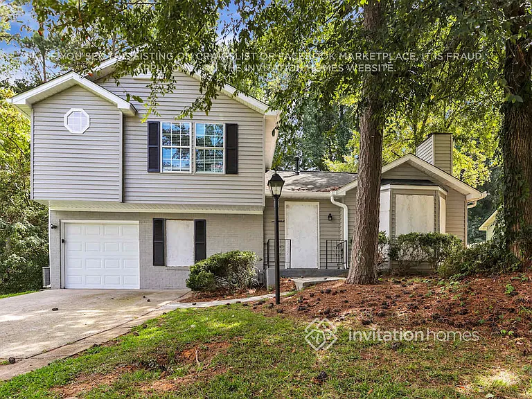 3728 Adamsville Dr SW — Photo 2