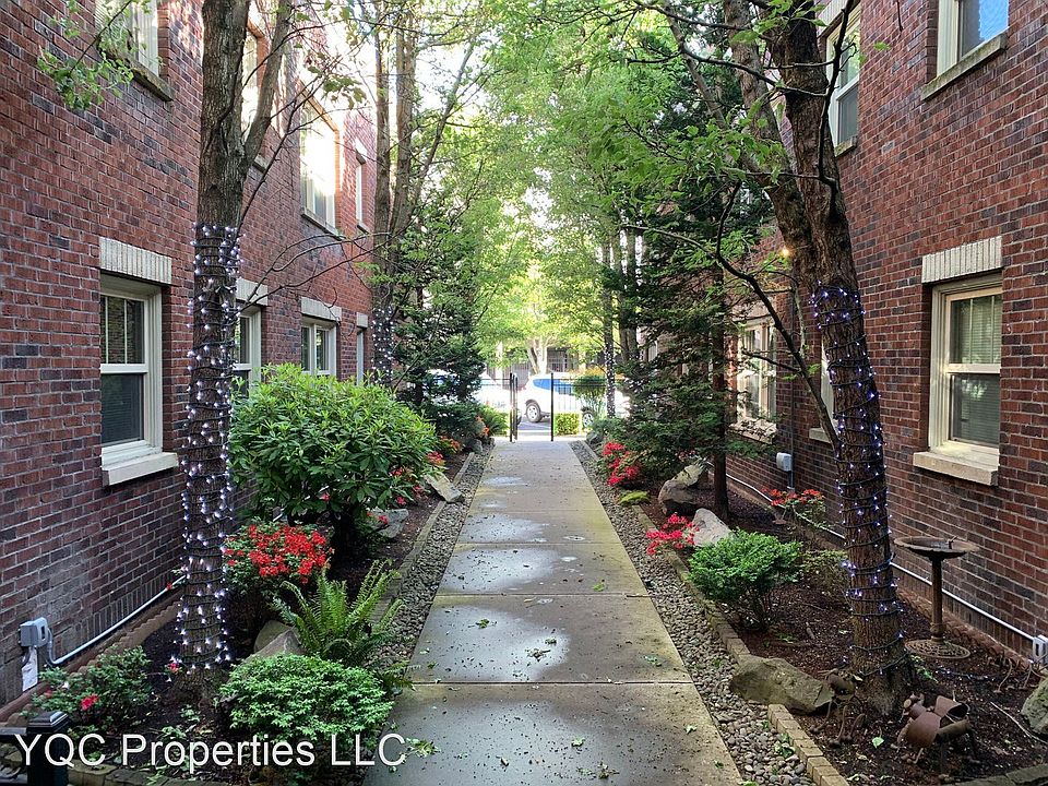 1st image of 511 W Evergreen Blvd #111