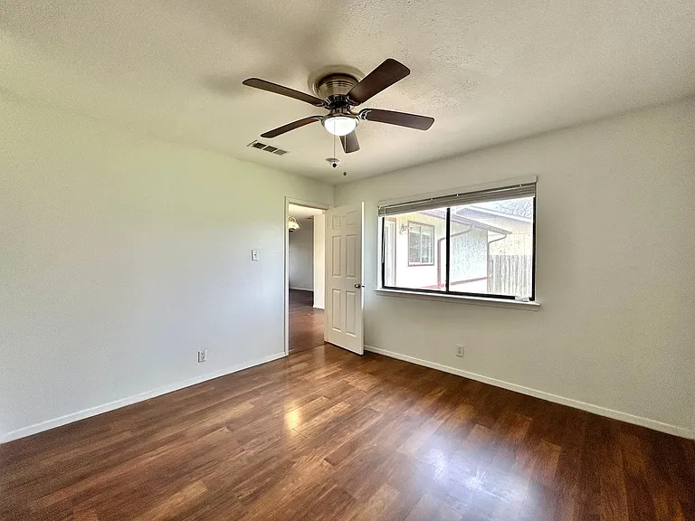 4807 Copperbend Blvd — Photo 11