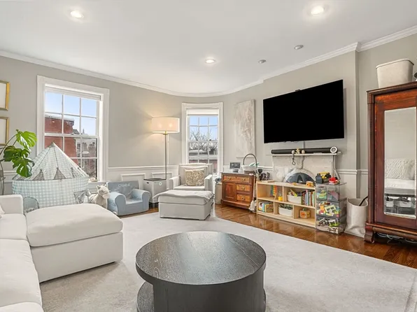 93 Revere St #4, Boston, MA 02114