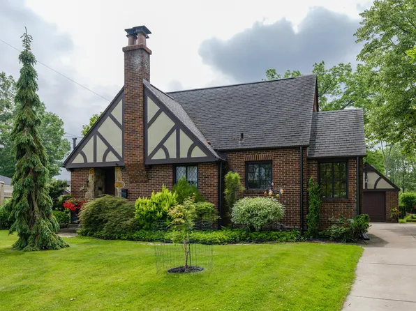 730 Norton Dr, Kalamazoo, MI 49001