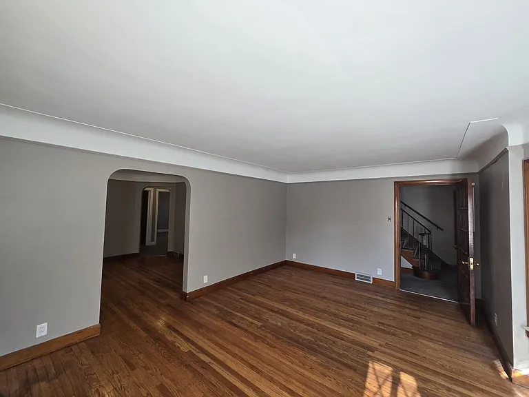 9657 E Outer Dr #1 — Photo 5