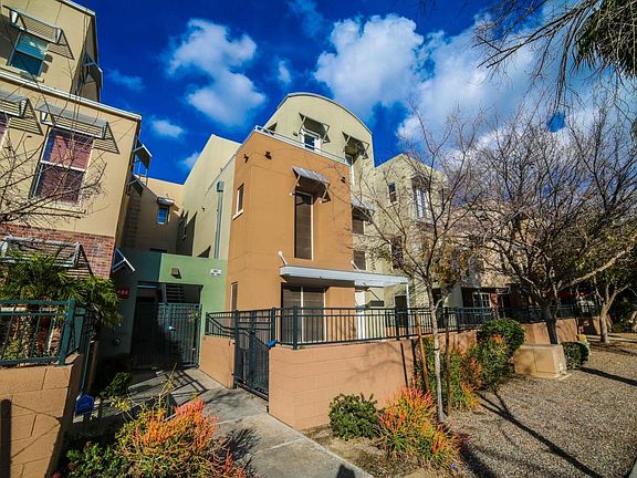 4th image of 706 E Washington St APT 104
