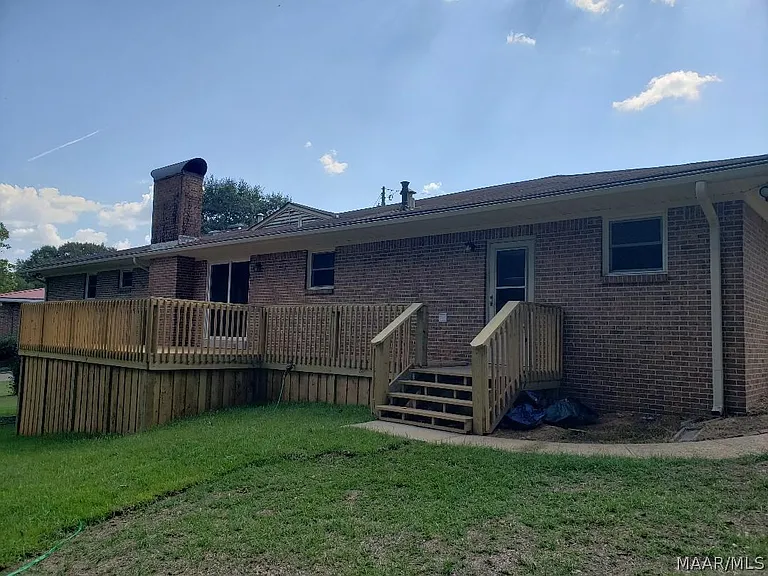 1203 Oates Rd — Photo 29