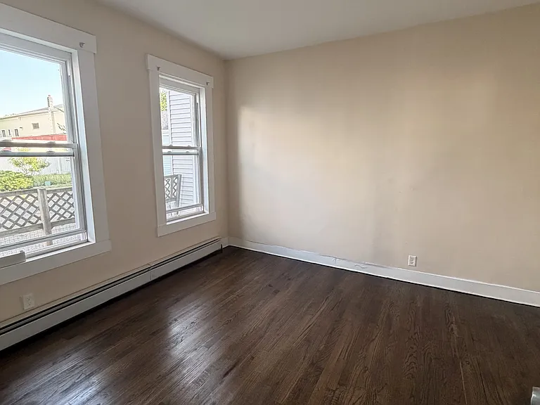 373-375 Blatchley Ave #1A — Photo 6
