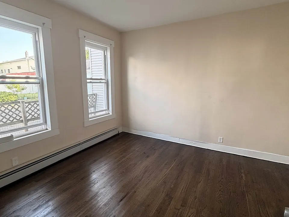 373-375 Blatchley Ave #1A