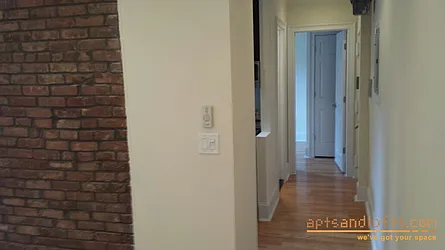 Rented by aptsandlofts.com