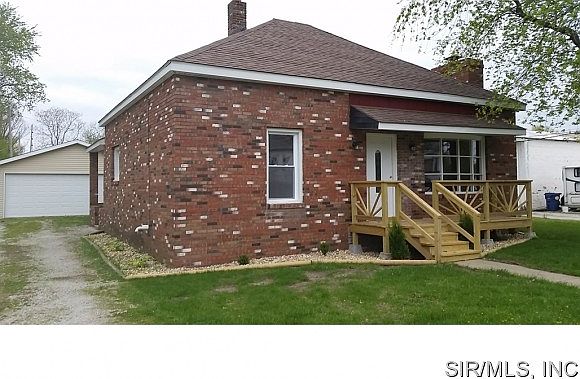 1st image of 104 N Cherry St