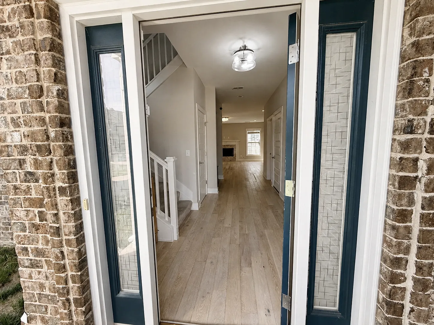 4 bed, 2410 sqft, $2,997 — Photo 3