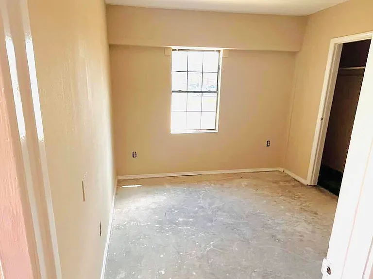 102 S Holland Ave — Photo 5