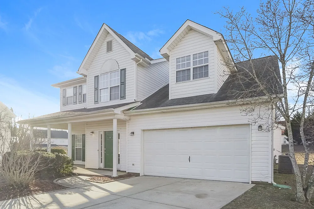 3 bed, 2.5 bath, 2275 sqft, $2,180 — Photo 4