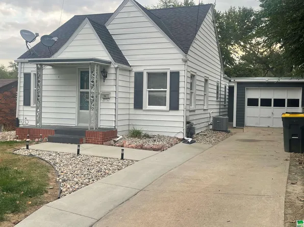 2312 S Clinton St, Sioux City, IA 51106