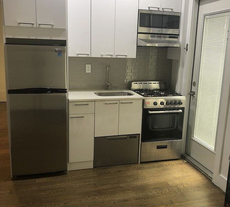 1st image of 975 Washington Ave APT 3D