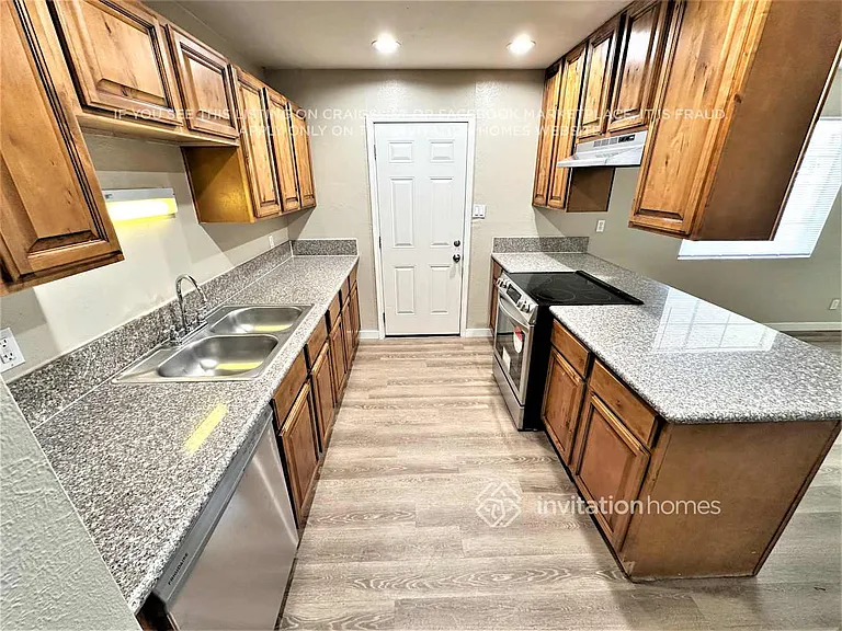 111 E McKinley St — Photo 7
