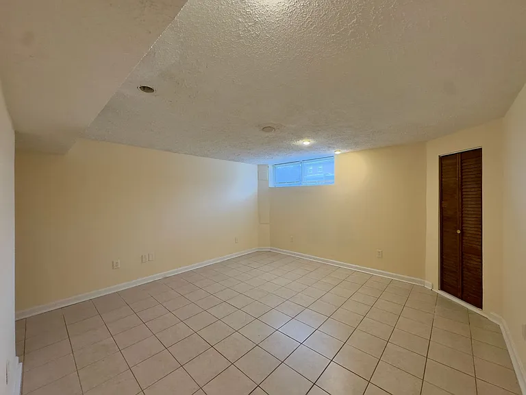1243 S Grantley St — Photo 13