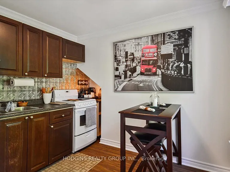 65 Mineola Rd E #UPPER — Photo 10