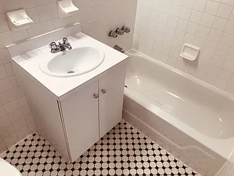 Rented by Metropolis Real Estate of Manhattan