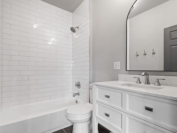 4th image of 333 Villa Ave