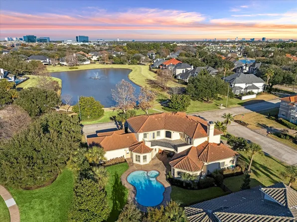 1902 Emerald Cv, Houston, TX 77077