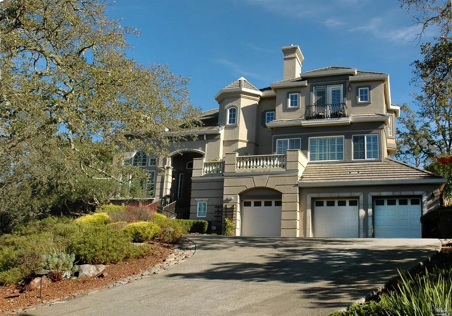 1150 Castle Oaks Drive photo 1