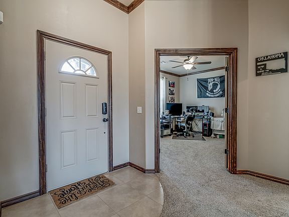 5th image of 2216 Crooked Oak Dr