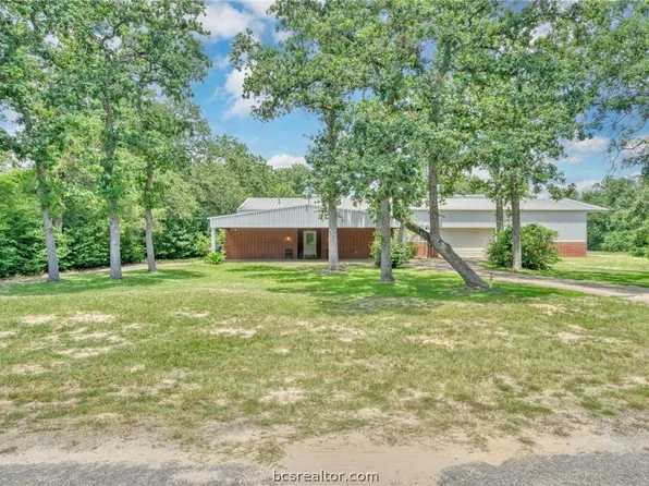 64 Piper Ln, Hilltop Lakes, TX 77871