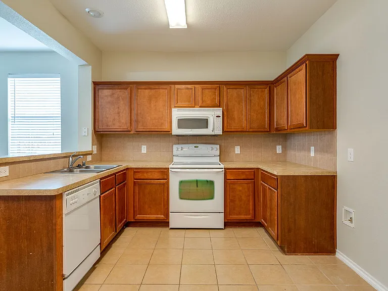 4168 Kyndra Cir — Photo 10