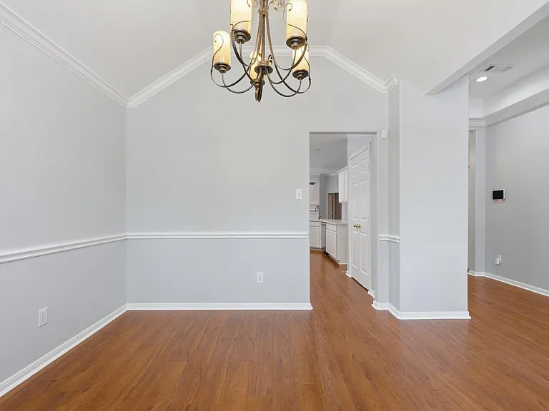 18 Mulberry Glen Pl — Photo 10