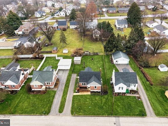 4th image of 2180 Hess Rd